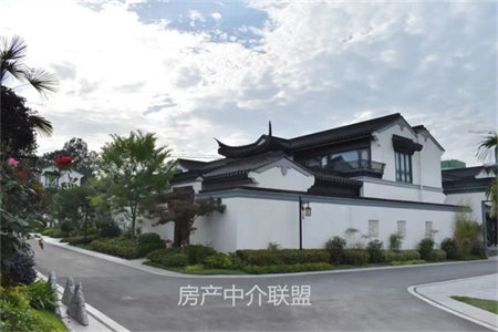 宝地城市广场2室2厅1卫86m2毛坯房